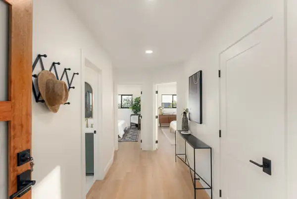 Hallway to the bedrooms